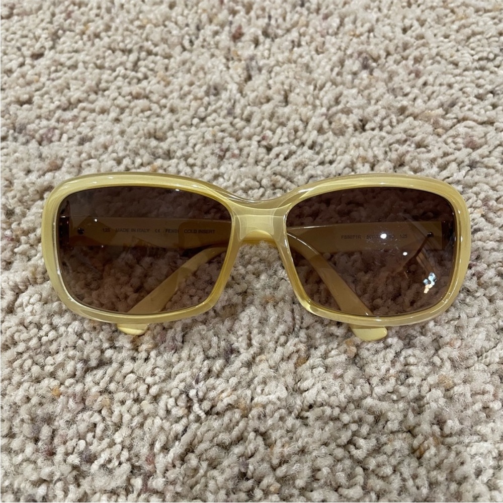 New without tags Fendi Women's Yellow Sunglasses